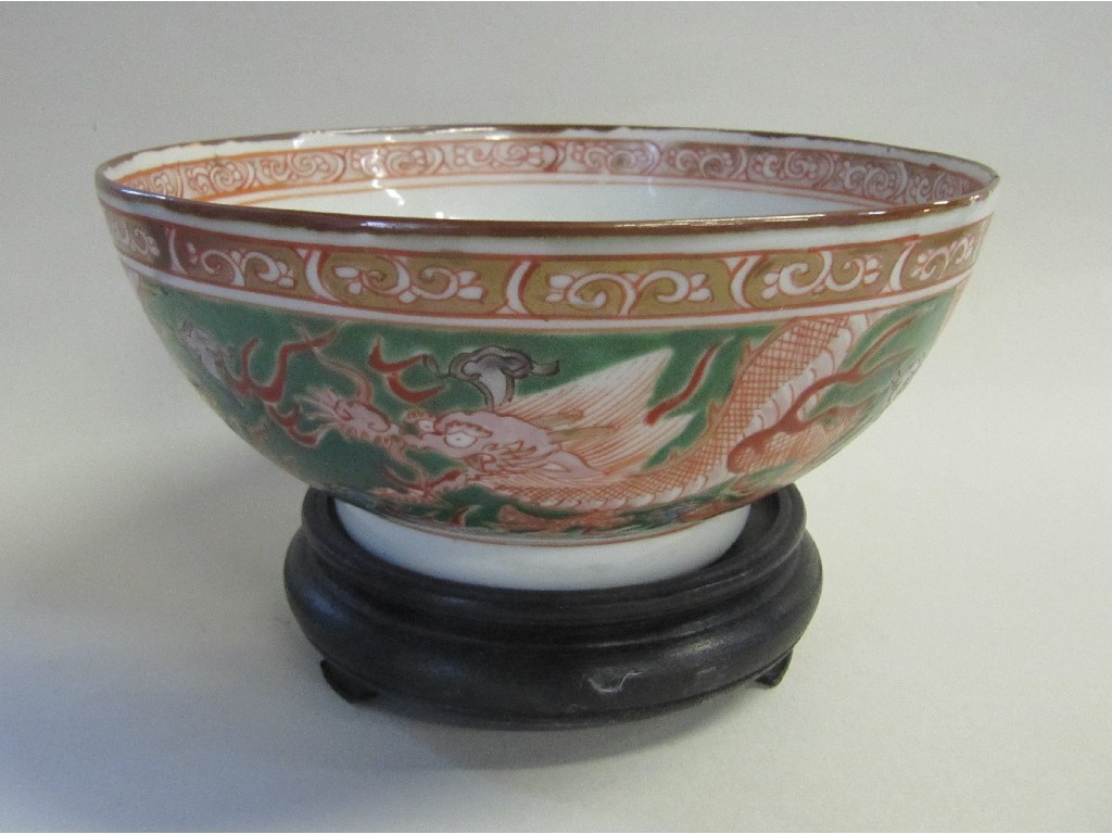 Appraisal: Chinese porcelain bowl decorated to the exterior with dragons on