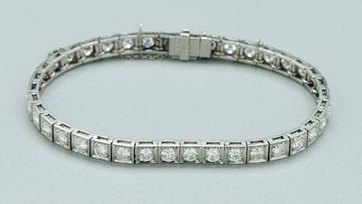 Appraisal: Diamond and platinum bracelet round brilliant-cut diamonds G-H color VS