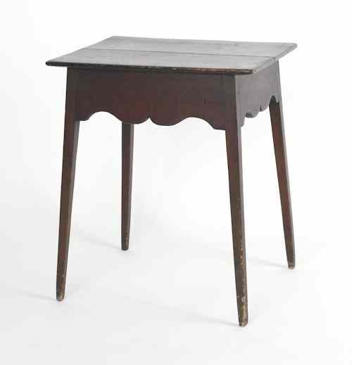 Appraisal: Hepplewhite end table ca with an oblong top scalloped skirt