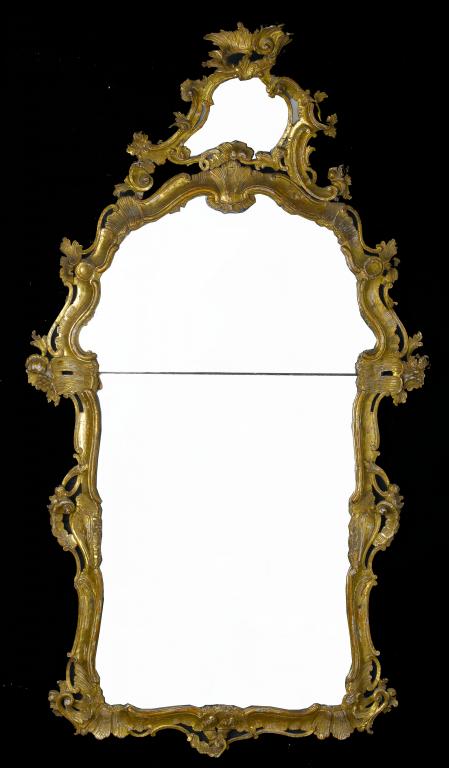 Appraisal: A FINE NORTH ITALIAN GILTWOOD MIRROR the moulded frame crested