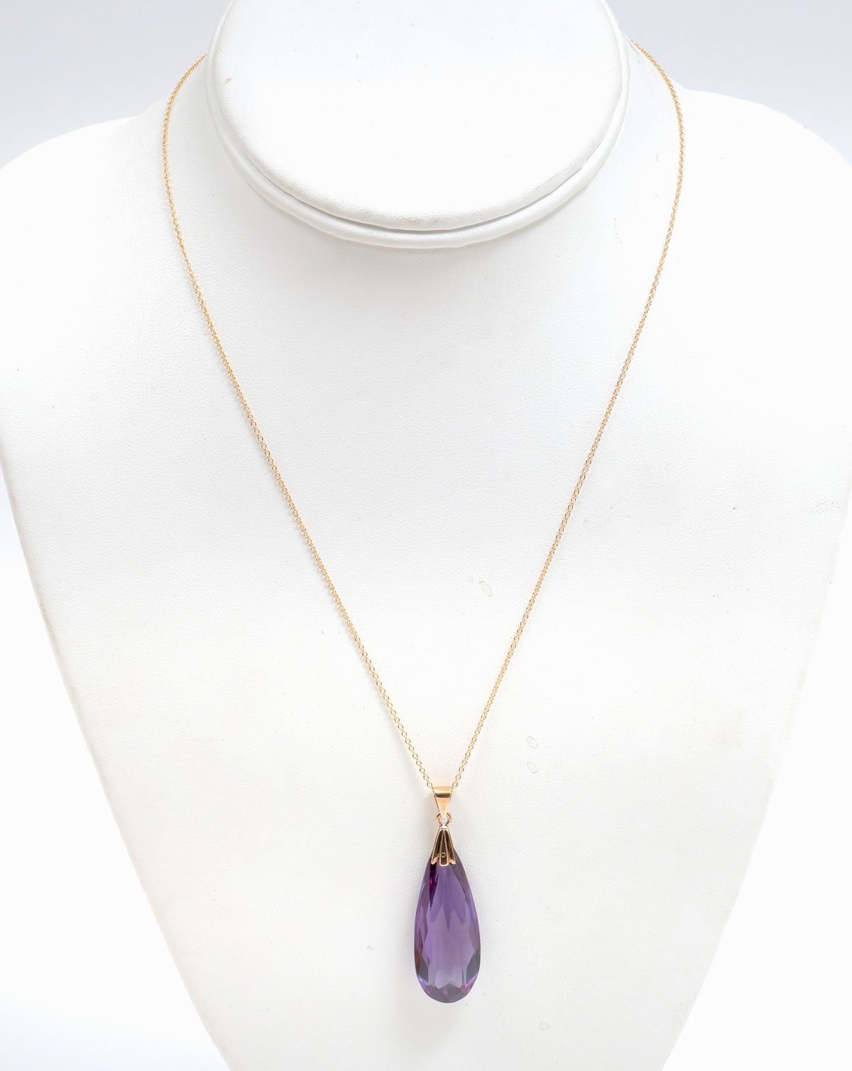 Appraisal: K MID CENTURY AMETHYST TEARDROP ON K CHAIN Long teardrop