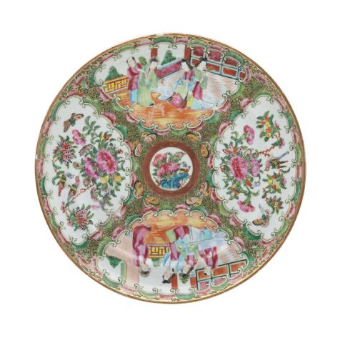 Appraisal: Five Export Famille Rose Dishes th th Century One th