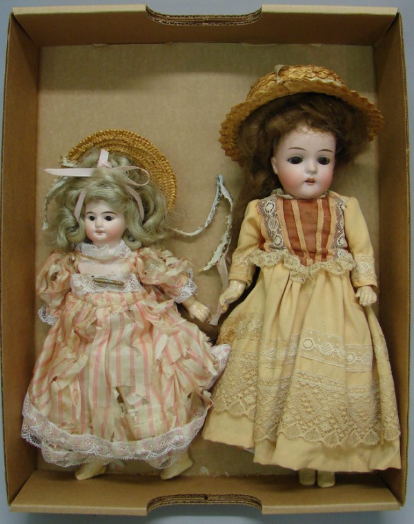 Appraisal: Pair of dolls Queen Louise Germany Brown sleep eyes open