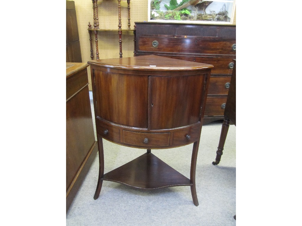 Appraisal: Reproduction Georgian style corner stand