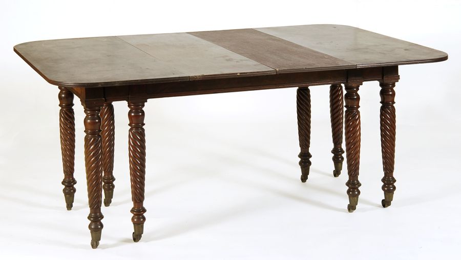 Appraisal: ANTIQUE AMERICAN SHERATON BANQUET TABLE Circa In mahogany with molded