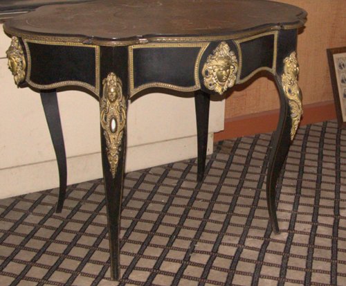 Appraisal: Title Victorian Boulle-Inlaid Center Table turtle shaped with one drawer