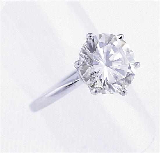 Appraisal: Magnificent solitaire diamond ring carat round brilliant-cut diamond color N