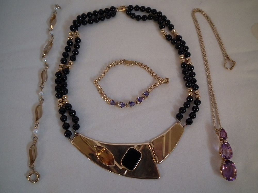 Appraisal: LOT K GOLD JEWELRY Lot k gold jewelry including triple