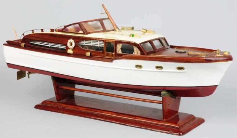 Appraisal: Chris Craft Cruiser Model Boat by Robert Smolka Plank on