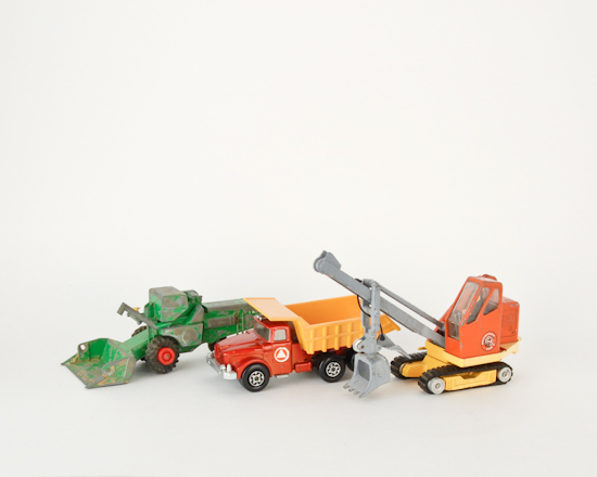 Appraisal: Toys Corgi Priestman Shovel scratches Matchbox Scammell Contractor missing grille