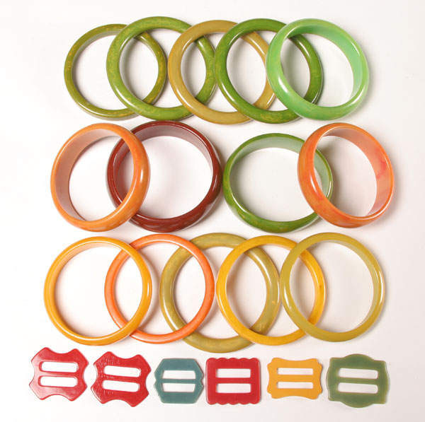 Appraisal: Fourteen bakelite bangles some marbleized in shades of light and