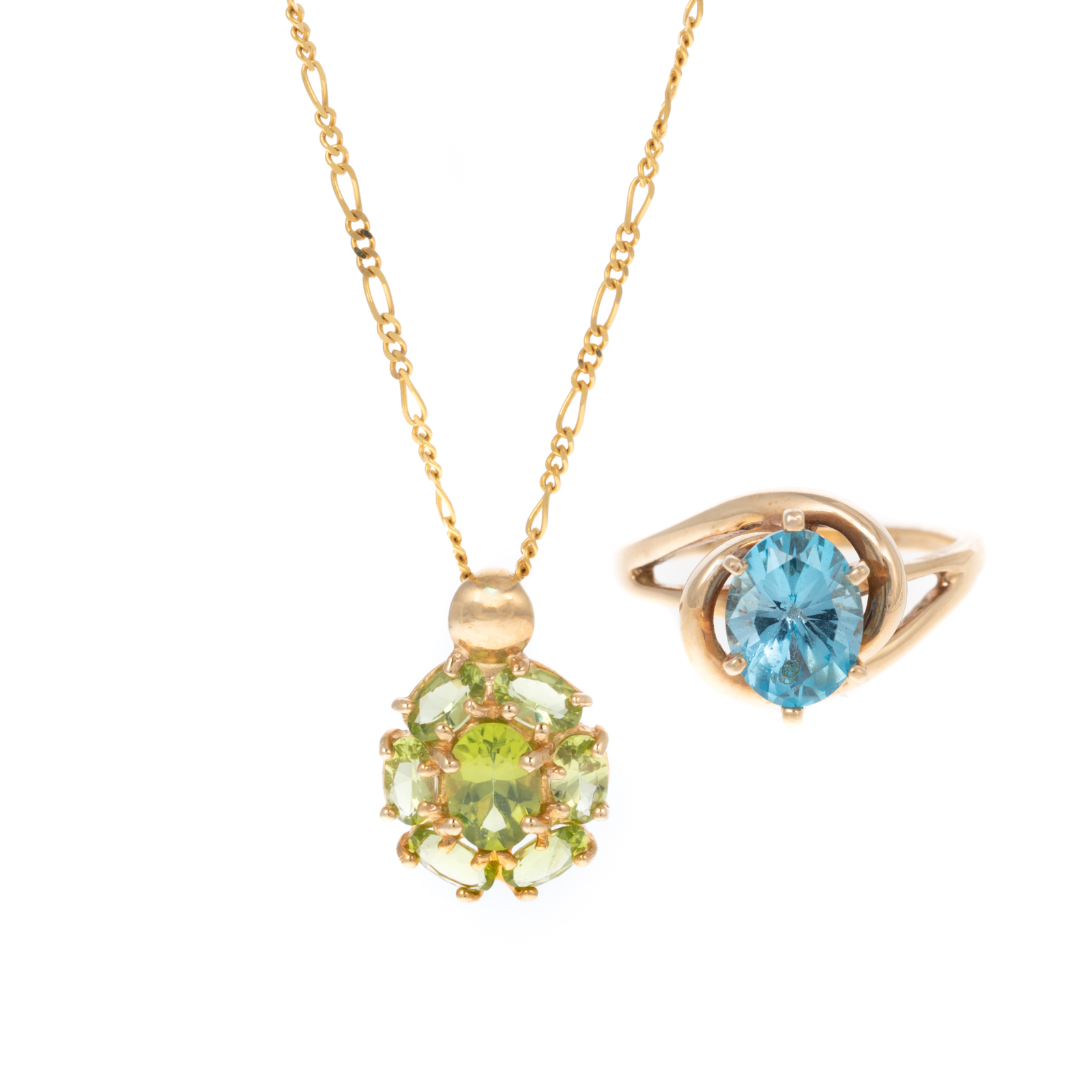 Appraisal: A BLUE TOPAZ RING PERIDOT CLUSTER PENDANT IN K K