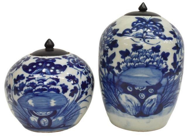 Appraisal: lot of Chinese blue and white porcelain lidded melon jars