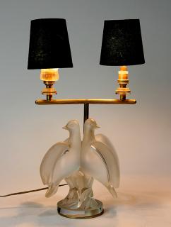 Appraisal: Lalique Ariane Double Doves lamp th Century the standard with