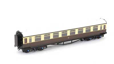 Appraisal: OO Gauge Kitbuilt GWR brown and cream Lawrence Scale Models