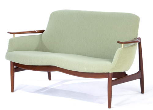 Appraisal: FINN JUHL NILS VODDER NV- settee on sculpted walnut frame