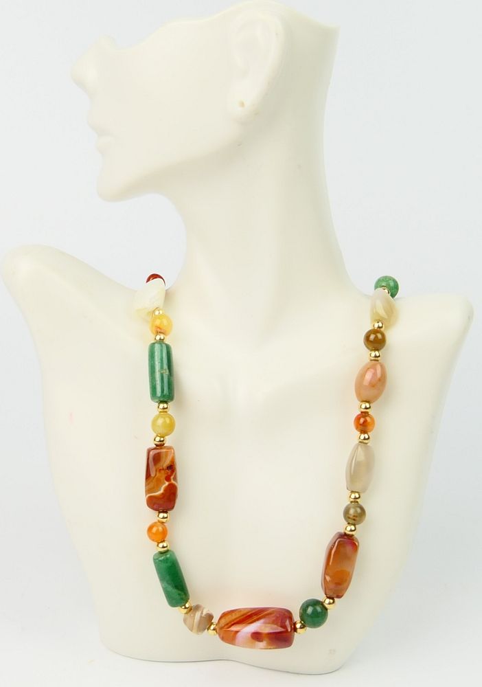 Appraisal: CHINESE HARDSTONE KT Y GOLD NECKLACE Measures long with jade