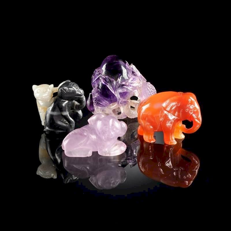 Appraisal: A GROUP OF FOUR CHINESE MINIATURE HARDSTONE ANIMAL AND FRUIT