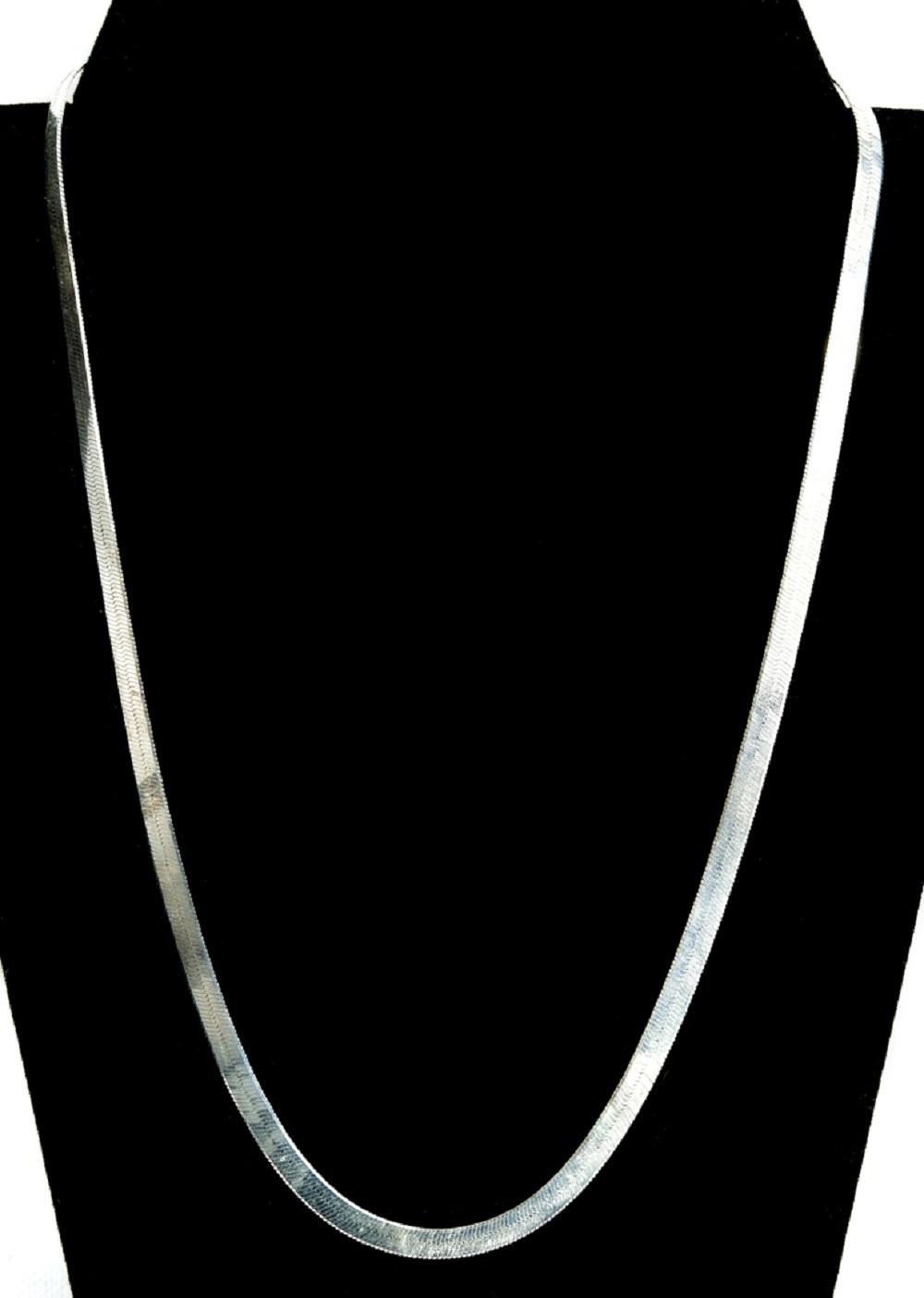 Appraisal: STERLING SILVER SERPENTINE CHAIN NECKLACESterling silver serpentine chain necklace Chain