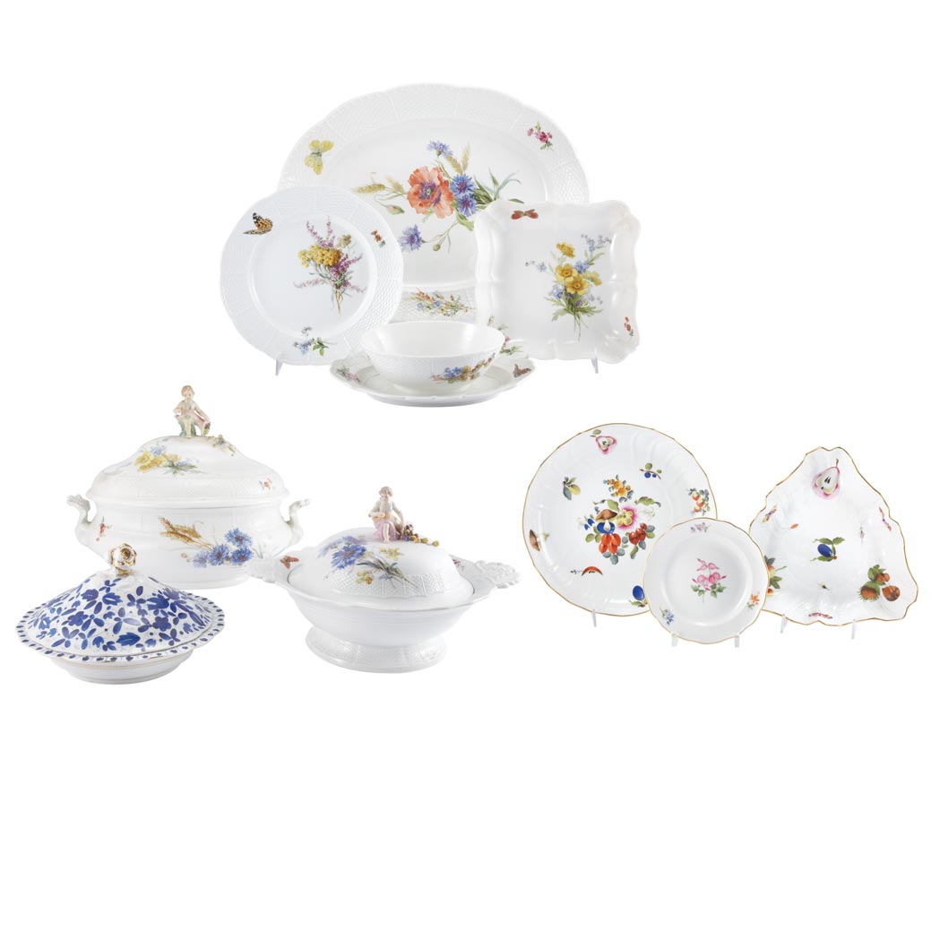 Appraisal: Assembled Meissen Gilt Porcelain Dinner Service Comprising eighteen dinner plates