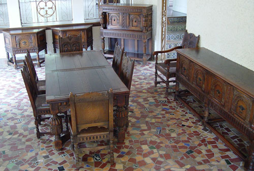 Appraisal: PIECE KITTINGER CARVED OAK DINING SET Jacobean style carved oak