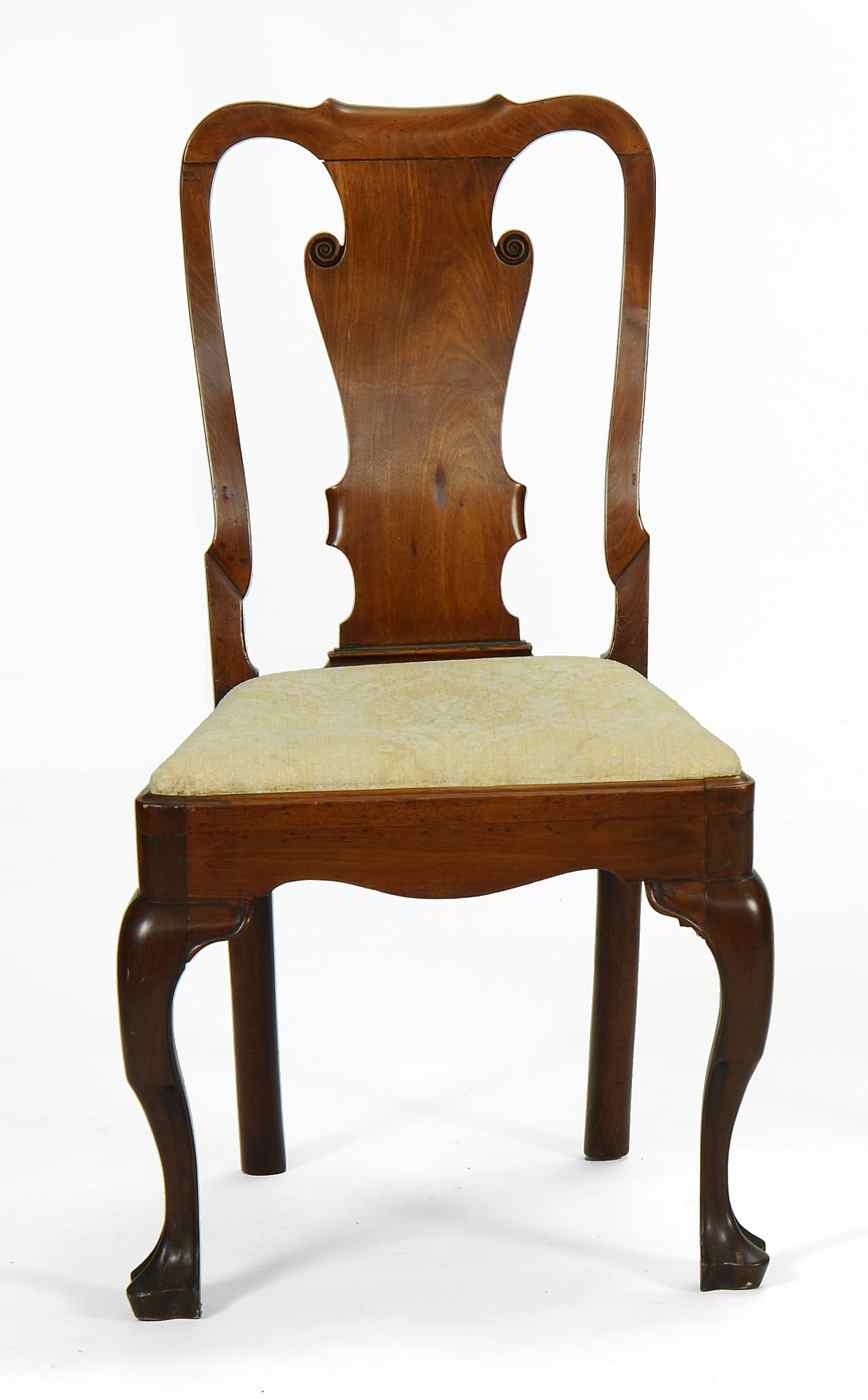 Appraisal: ANTIQUE AMERICAN QUEEN ANNE SIDE CHAIRCirca - In mahogany Spoon