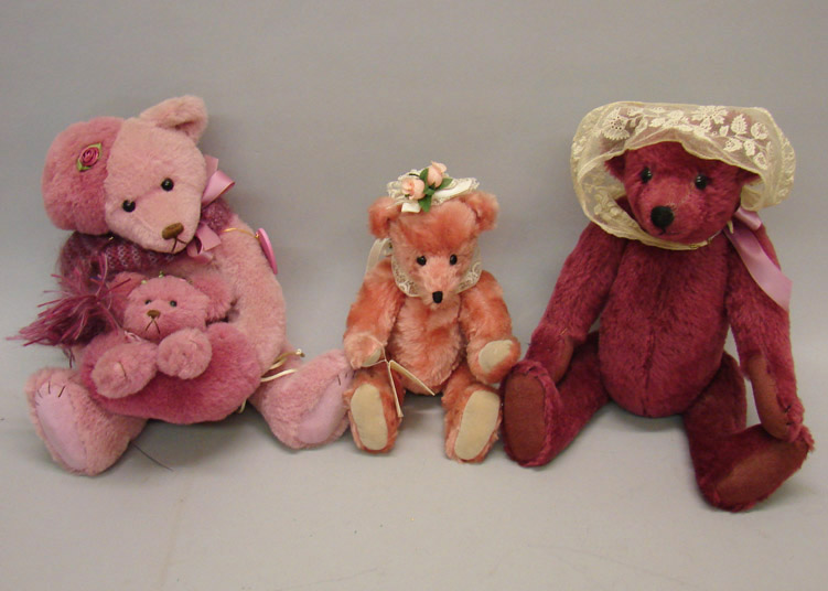 Appraisal: Lot of artist bears Apricot distressed mohair Emily by Kathy