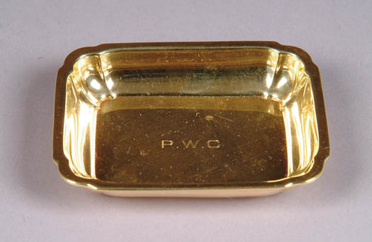 Appraisal: K YELLOW GOLD ASHTRAY BY CARTIER The rectangular gold dish