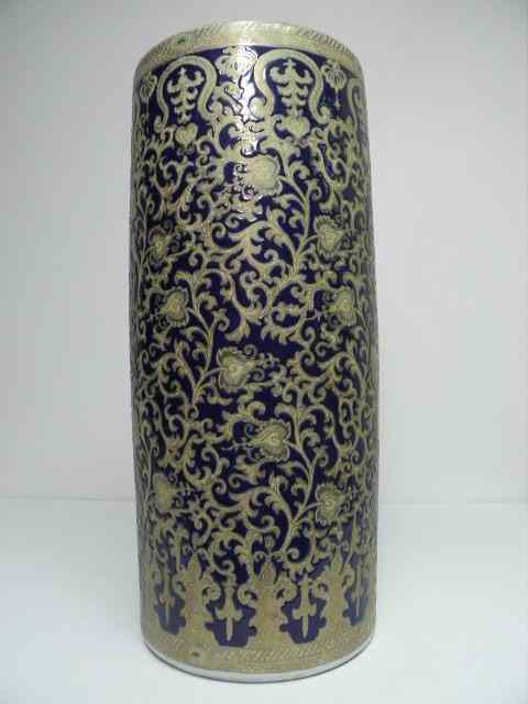 Appraisal: Modern Asian porcelain cobalt blue and gilt umbrella stand with