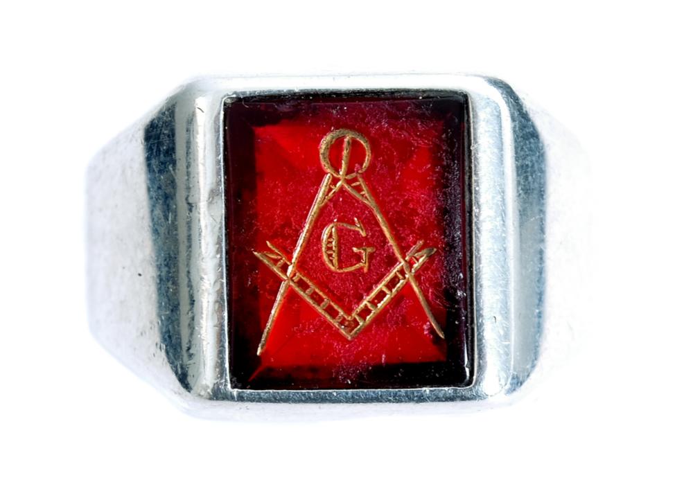 Appraisal: VINTAGE STERLING SILVER GOLD MASONIC RINGVintage sterling silver Mason Ring