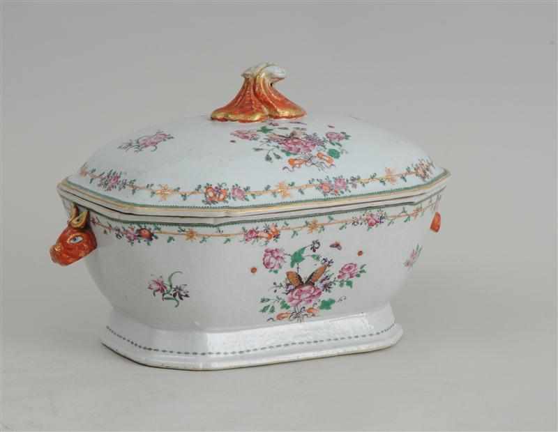 Appraisal: CHINESE EXPORT FAMILLE ROSE PORCELAIN BOAR'S HEAD TUREEN AND COVER