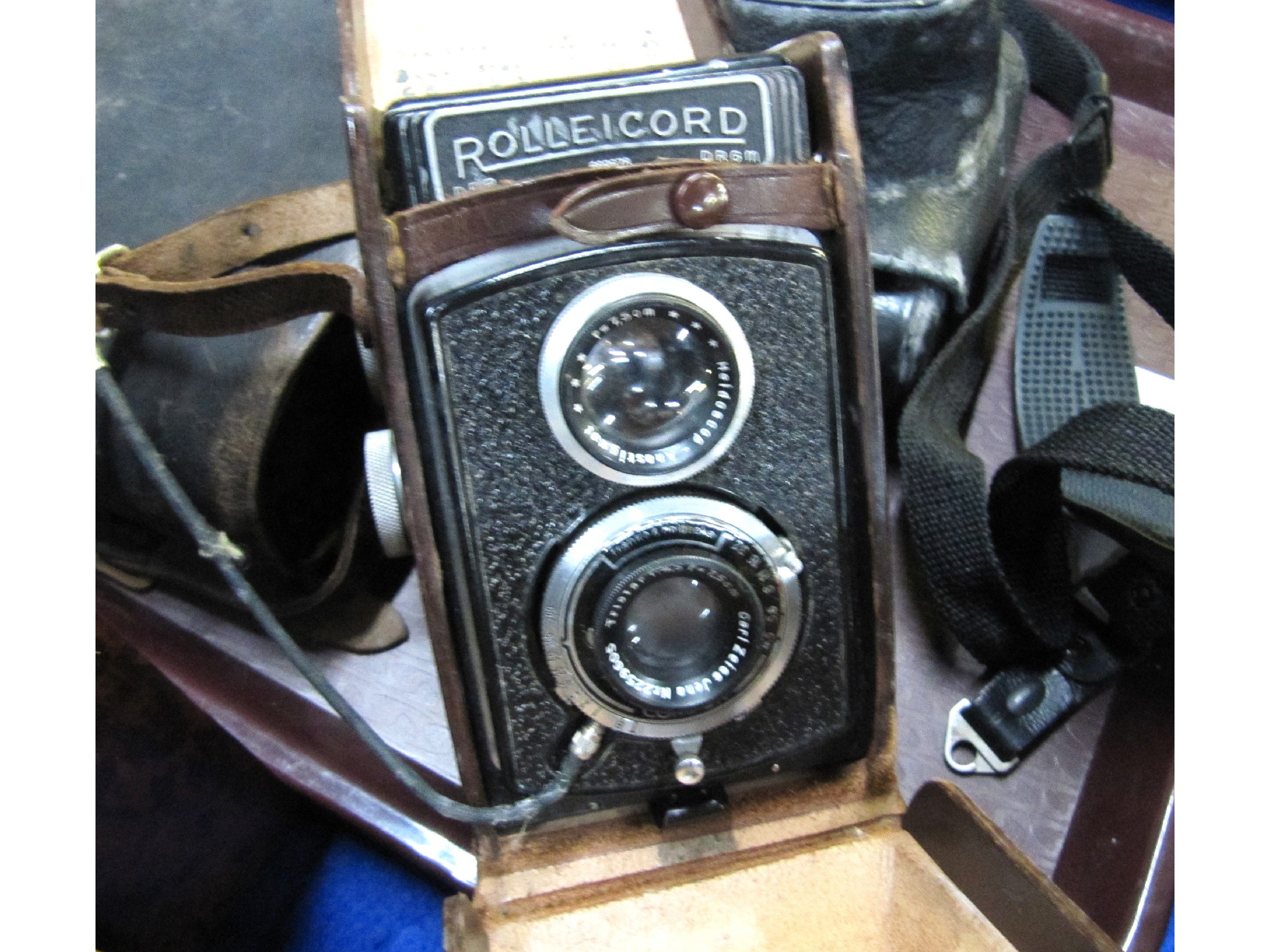 Appraisal: A lot comprising a Rolleicord camera and two others