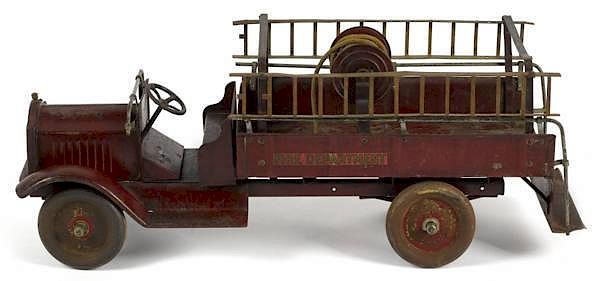 Appraisal: Keystone pressed steel hose fire truck '' l Keystone pressed