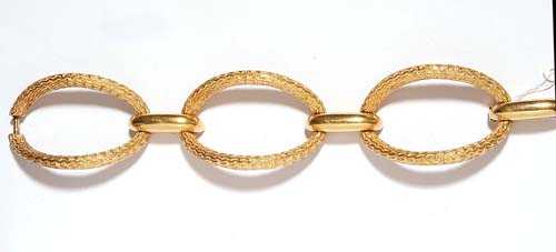 Appraisal: GOLD BRACELET Yellow gold g Fantasy bracelet of large finely