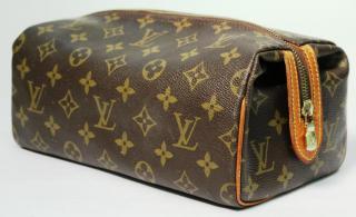 Appraisal: Vintage Louis Vuitton Toiletry Case Monogram canvas with leather trim