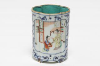 Appraisal: Chinese Porcelain Quatrefoil Brush Pot Miniature Miniature Chinese enameled porcelain