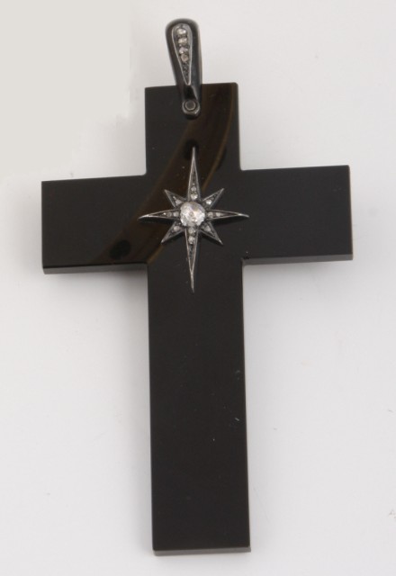 Appraisal: Onyx in form of cross diamond chip ct in center