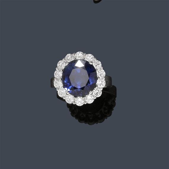 Appraisal: SAPPHIRE AND DIAMOND RING White gold Elegant ring set with