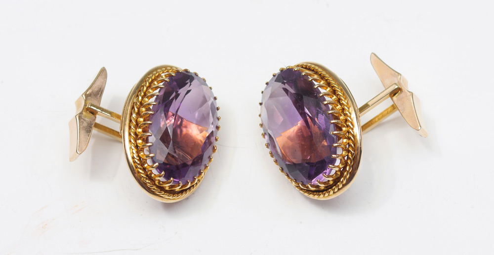 Appraisal: K GOLD AND AMETHYST CUFFLINKS K yellow gold cufflinks contain