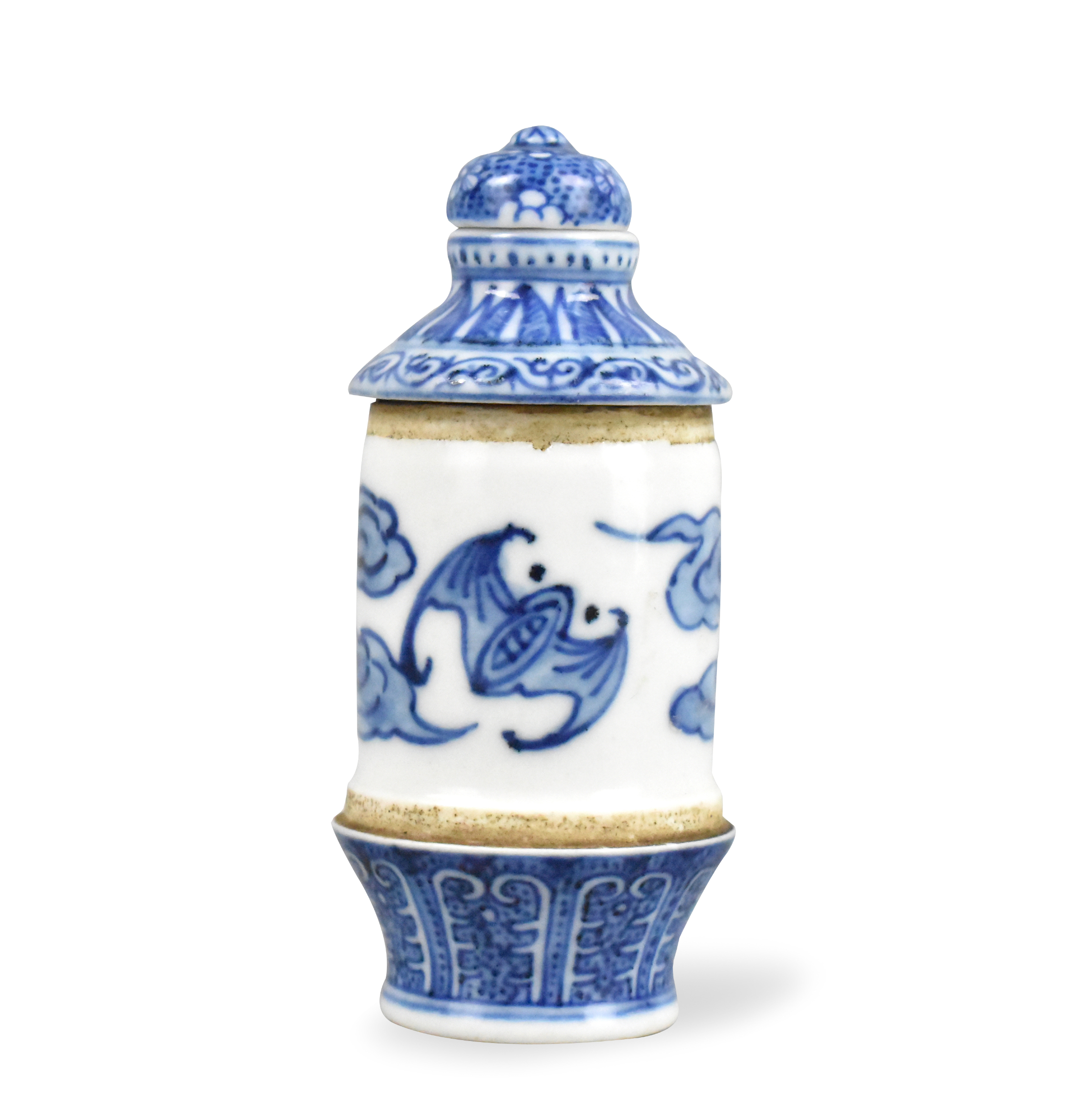 Appraisal: A Chinese blue white snuff bottle with bats dating from