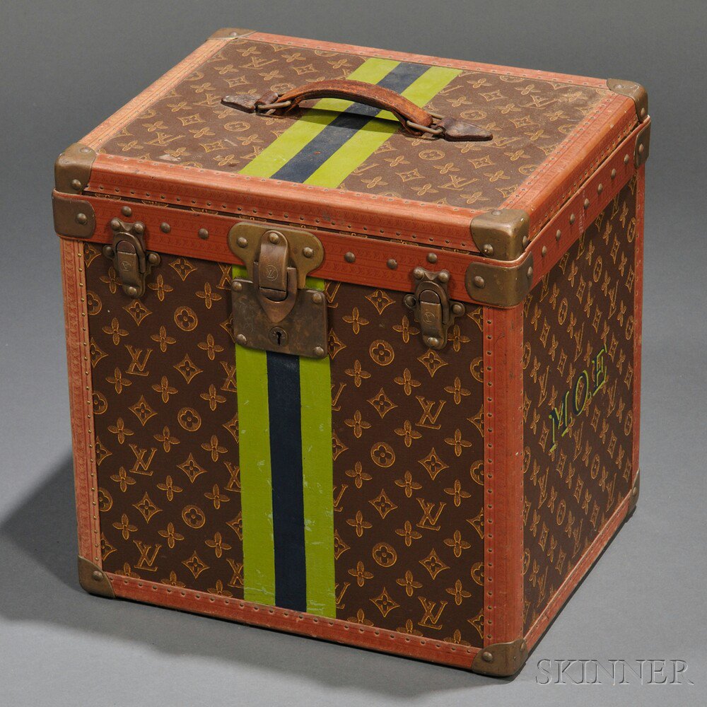 Appraisal: Louis Vuitton Monogram Travel Case France brass hardware and natural