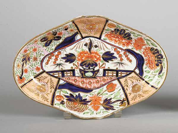 Appraisal: An Antique English Porcelain Lozenge-Shaped Cake Dish c Imari palette