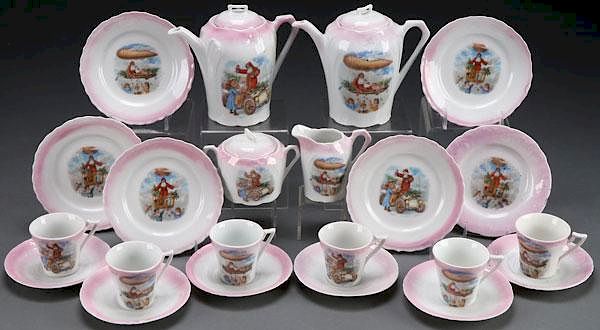 Appraisal: A CHILD S SANTA CHRISTMAS TEA SET A CHILD S