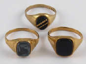 Appraisal: A mixed lot comprising three stone set carat gold signet