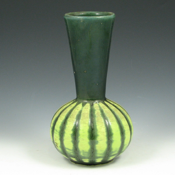 Appraisal: Hull Supreme Vase - Mint Supreme vase in green Unmarked