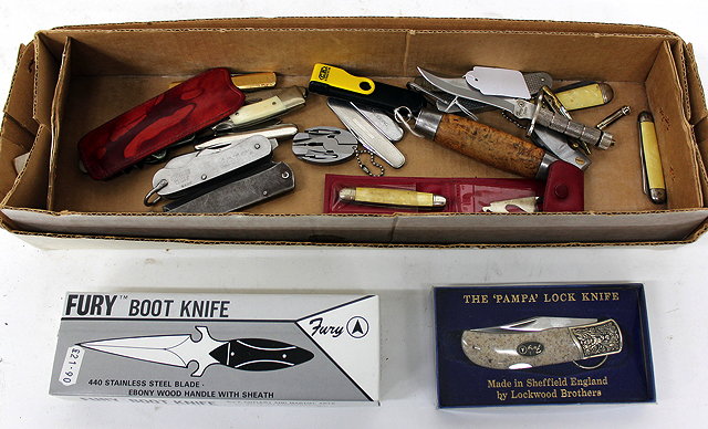 Appraisal: A QUANTITY OF FOLDING PEN KNIVES to include a Military