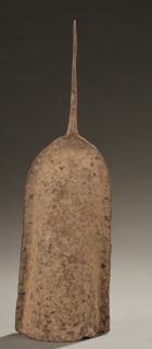 Appraisal: West African iron gong th c West African utilitarian objects