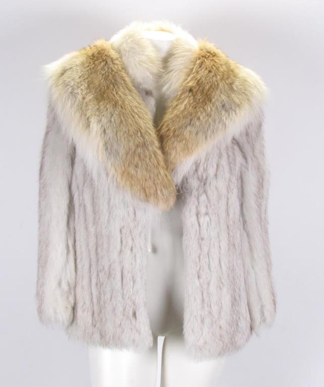 Appraisal: A lady's vintage fox jacket hook and eye closure size