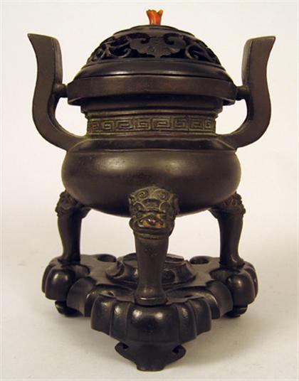 Appraisal: Chinese bronze covered censer late qing dynasty Of ding form