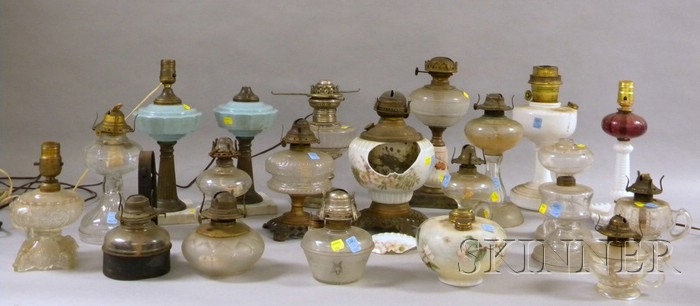 Appraisal: Twenty-one Late Victorian Glass Kerosene Lamps and Table Lamp some